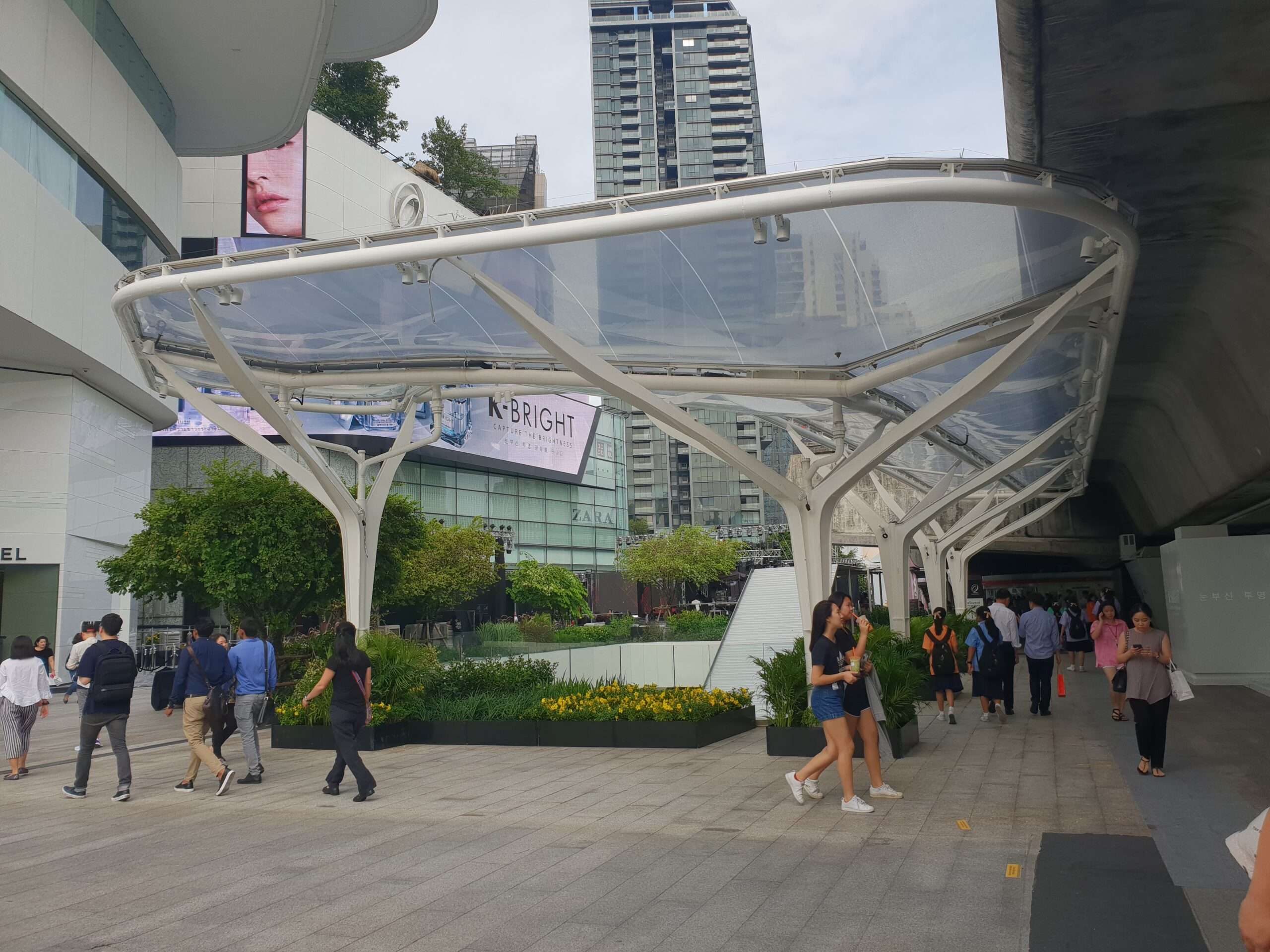 Em Quartier The Helix Skylight ETFE Vector Foiltec 20180803 155000