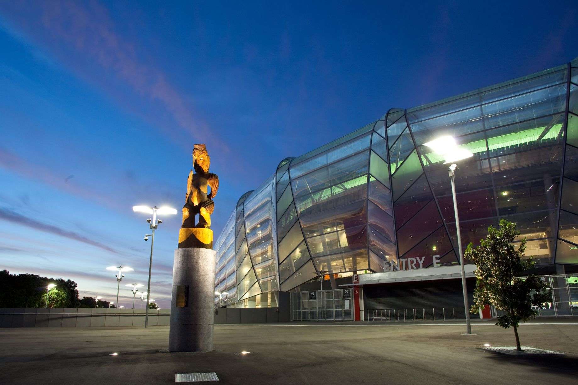 New Zealand: A striking ETFE facade transforms Eden Park Stadium into a glowing landmark, combining lightweight design with visual impact.
