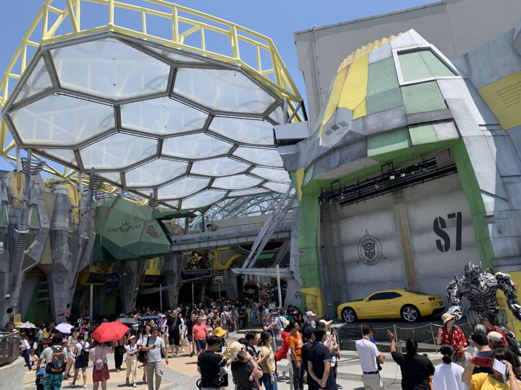 Resorts World Sentosa ETFE canopies at Resorts World Sentosa offer sustainable design, solar control, and lightweight engineering for tropical architecture in Asia-Pacific.