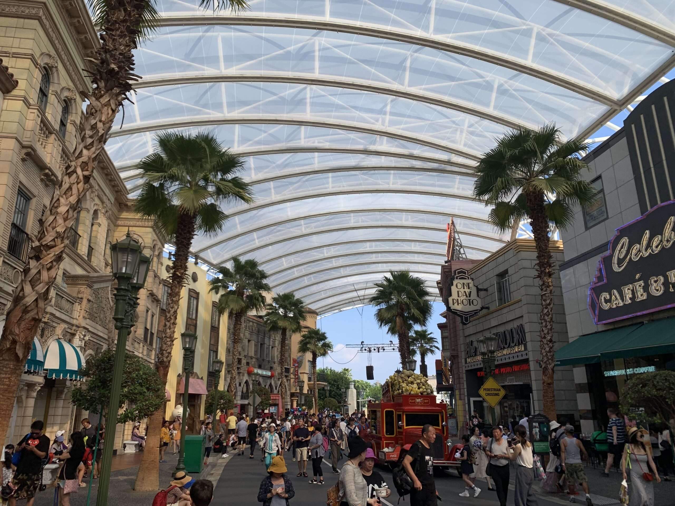 Resorts World Sentosa ETFE canopies at Resorts World Sentosa offer sustainable design, solar control, and lightweight engineering for tropical architecture in Asia-Pacific.