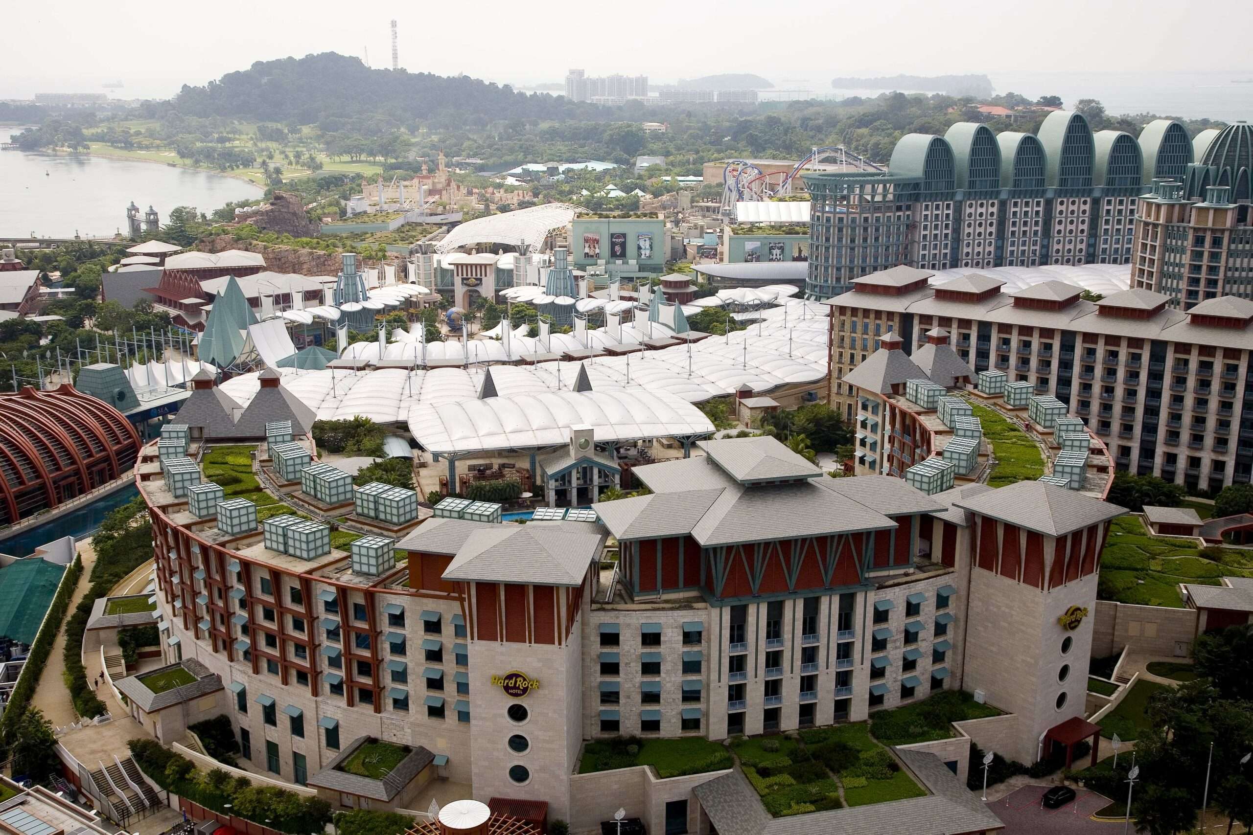 Resorts World Sentosa ETFE canopies at Resorts World Sentosa offer sustainable design, solar control, and lightweight engineering for tropical architecture in Asia-Pacific.