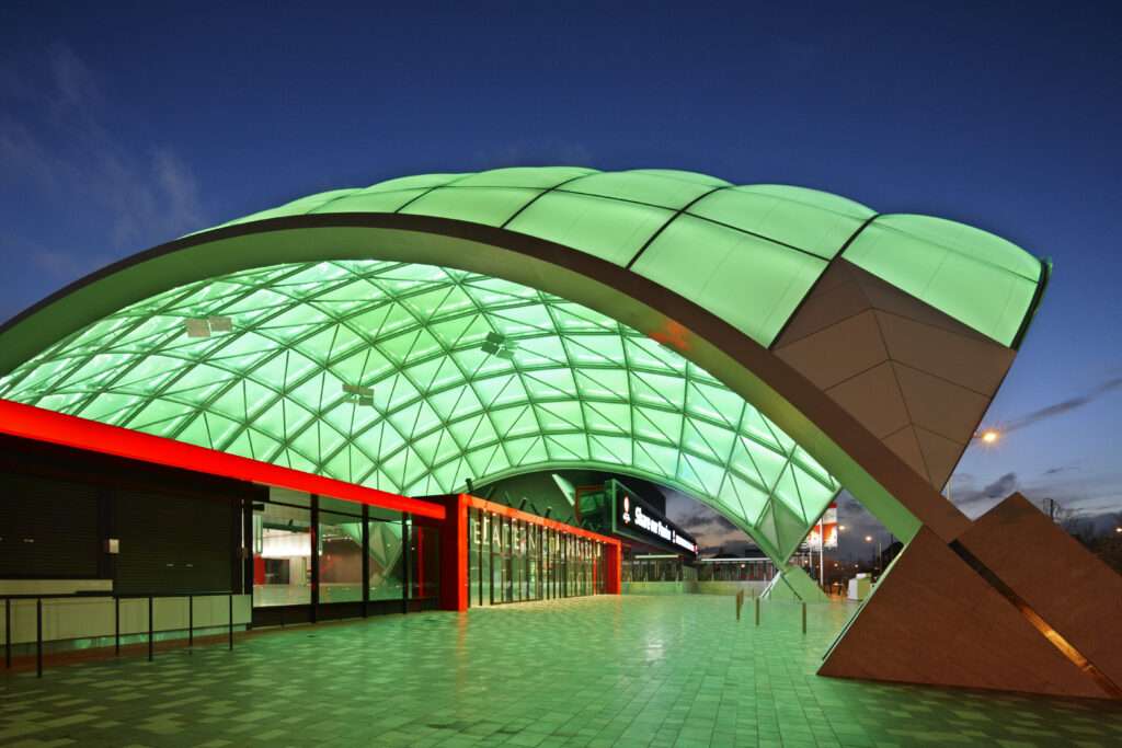 ETFE Australia: The Adelaide Entertainment Centre features a 2,498 m² ETFE canopy with LED lighting, lightweight design, and efficient installation by Vector Foiltec Asia Pacific.