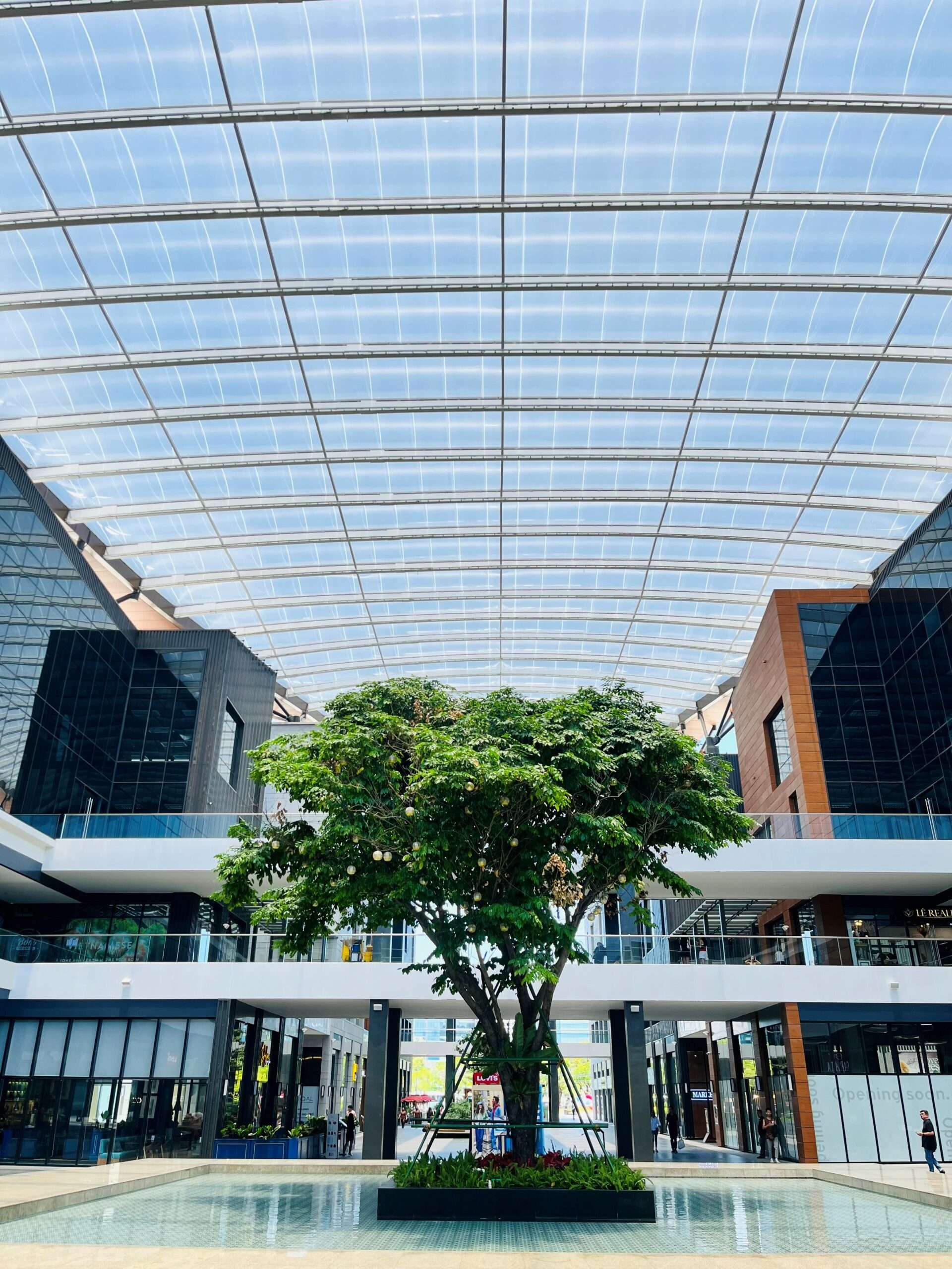 ETFE Philippines: Aseana Parqal features 8,250 m² of elevated ETFE canopies that deliver daylight, shading and low maintenance for Manila’s retail boulevard.