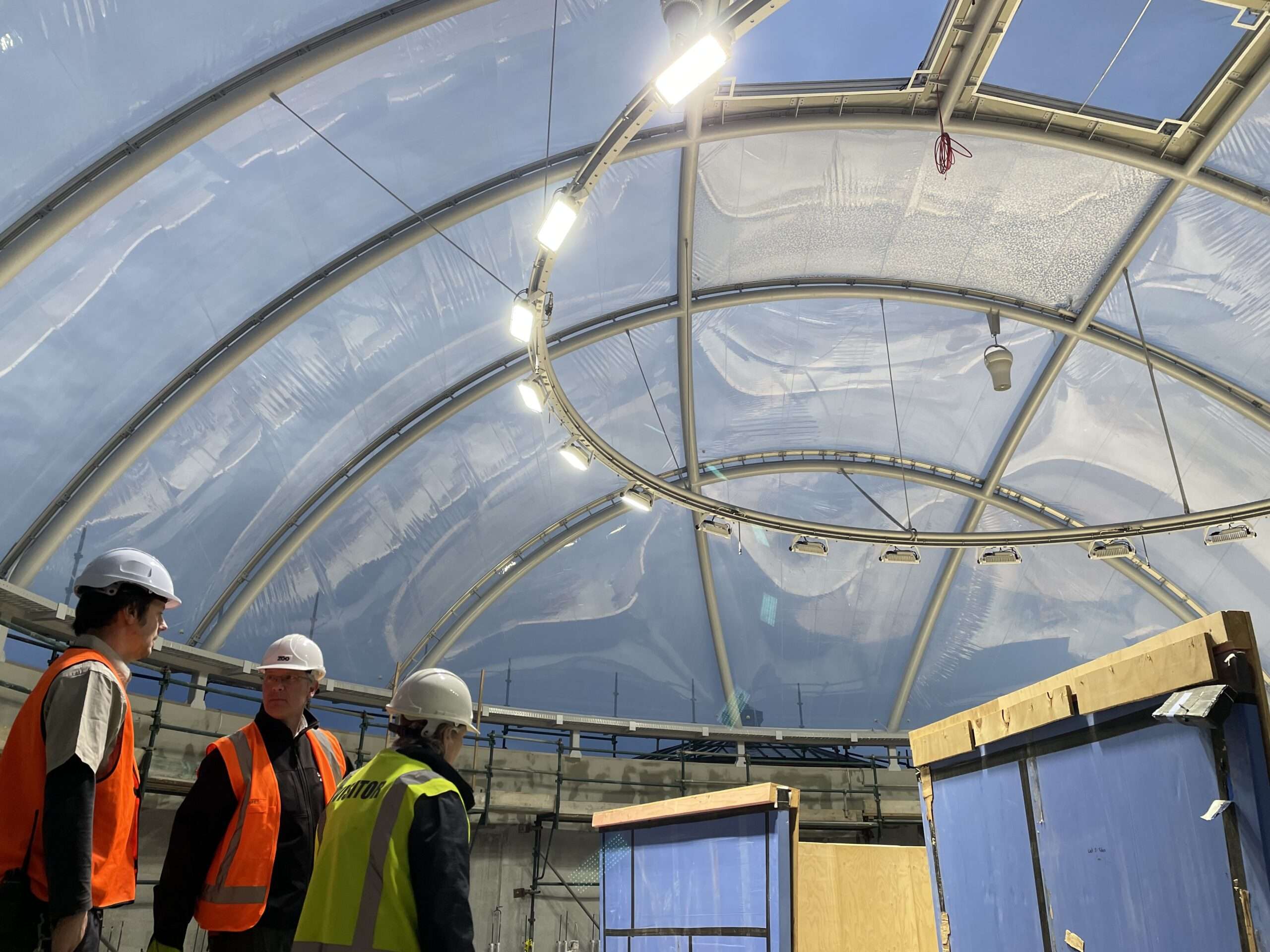 ETFE New Zealand: Auckland Zoo’s Swamp Forest dome uses a transparent ETFE roof to bring daylight, light weight and habitat performance to a tropical environment in the zoo.