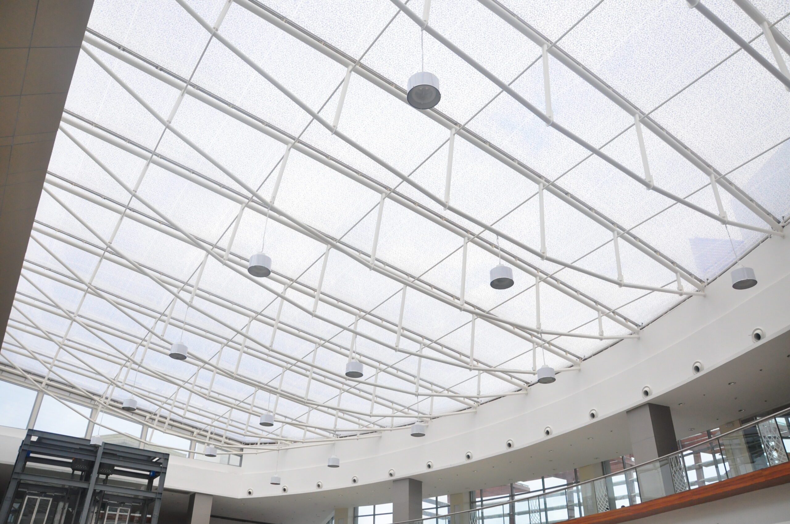 ETFE Philippines: KCC Mall of Gensan uses a printed ETFE atrium roof to bring natural daylight and openness into retail and leisure spaces.