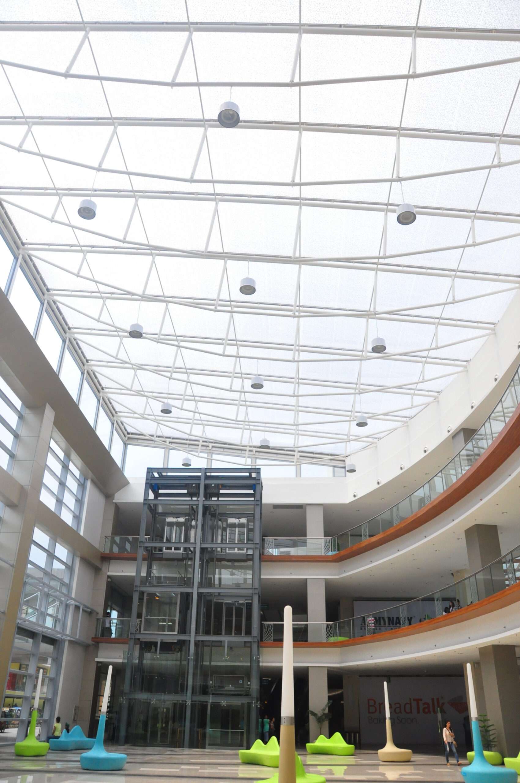 ETFE Philippines: KCC Mall of Gensan uses a printed ETFE atrium roof to bring natural daylight and openness into retail and leisure spaces.