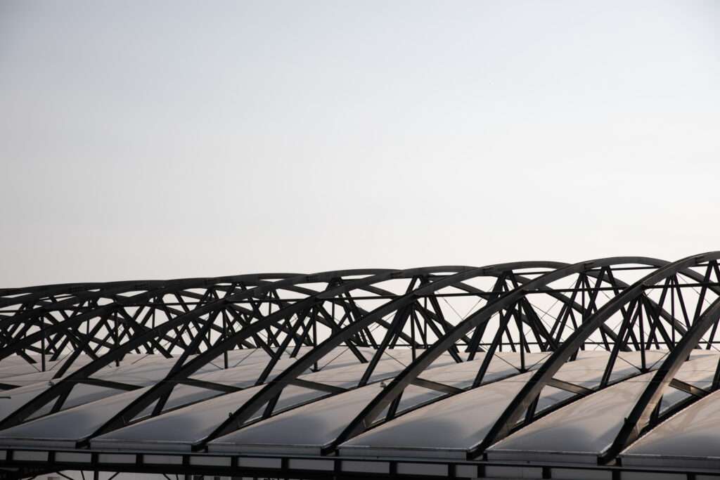 ETFE Malaysia: Aspen Vision City’s 12,100 m² ETFE canopy creates a sheltered, daylight-filled boulevard, combining structural efficiency, climate protection, and retail appeal.