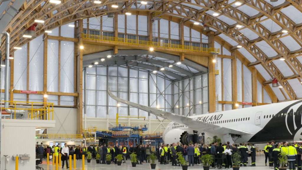 ETFE New Zealand: Auckland Hangar 4 combines 15,030 m² of ETFE with mass timber construction, achieving Green Star 6-Star certification for a large-span aviation facility.