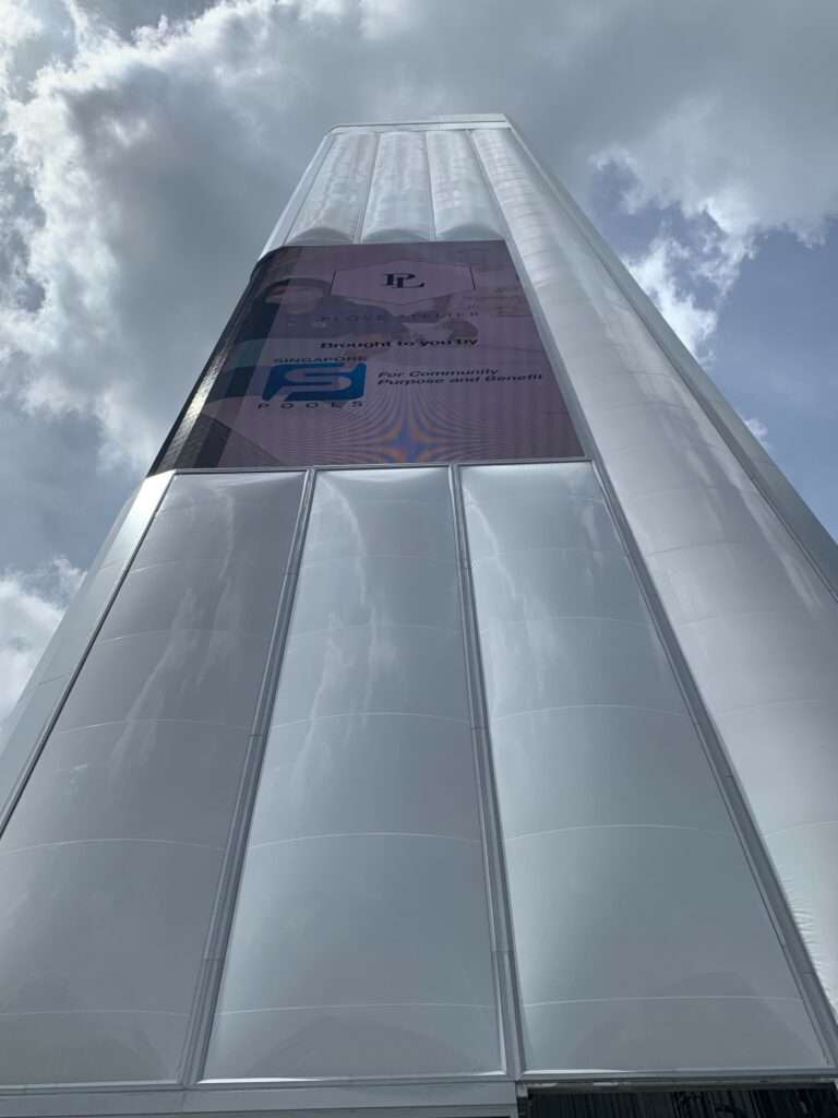 ETFE Singapore: Ten Square’s vertical ETFE facade integrates large LED displays and high-rise cladding for a dynamic downtown landmark.