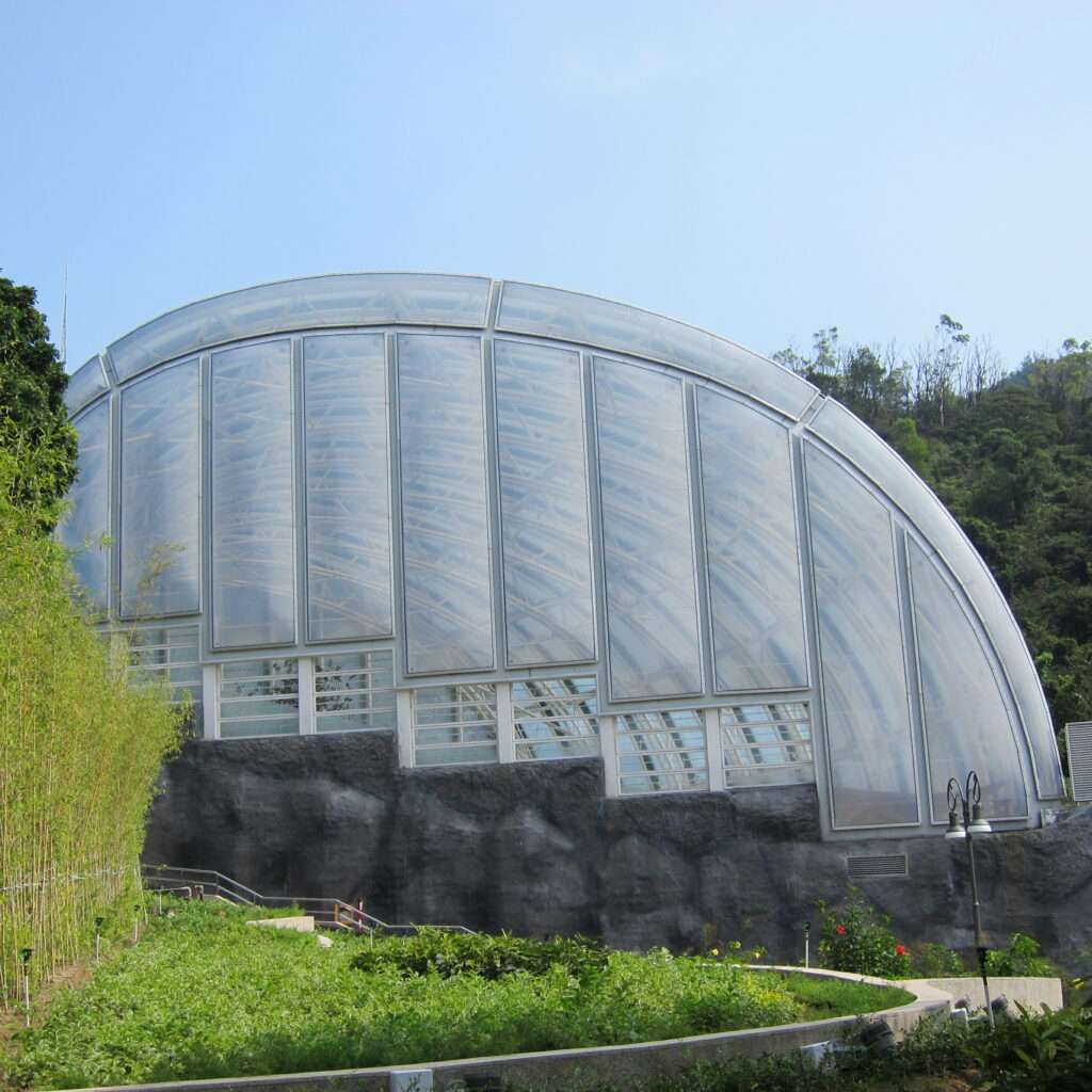 ETFE Hong Kong: Ocean Park Panda House uses a 2,600 m² transparent ETFE roof to bring daylight, habitat comfort and durability to a zoo environment.