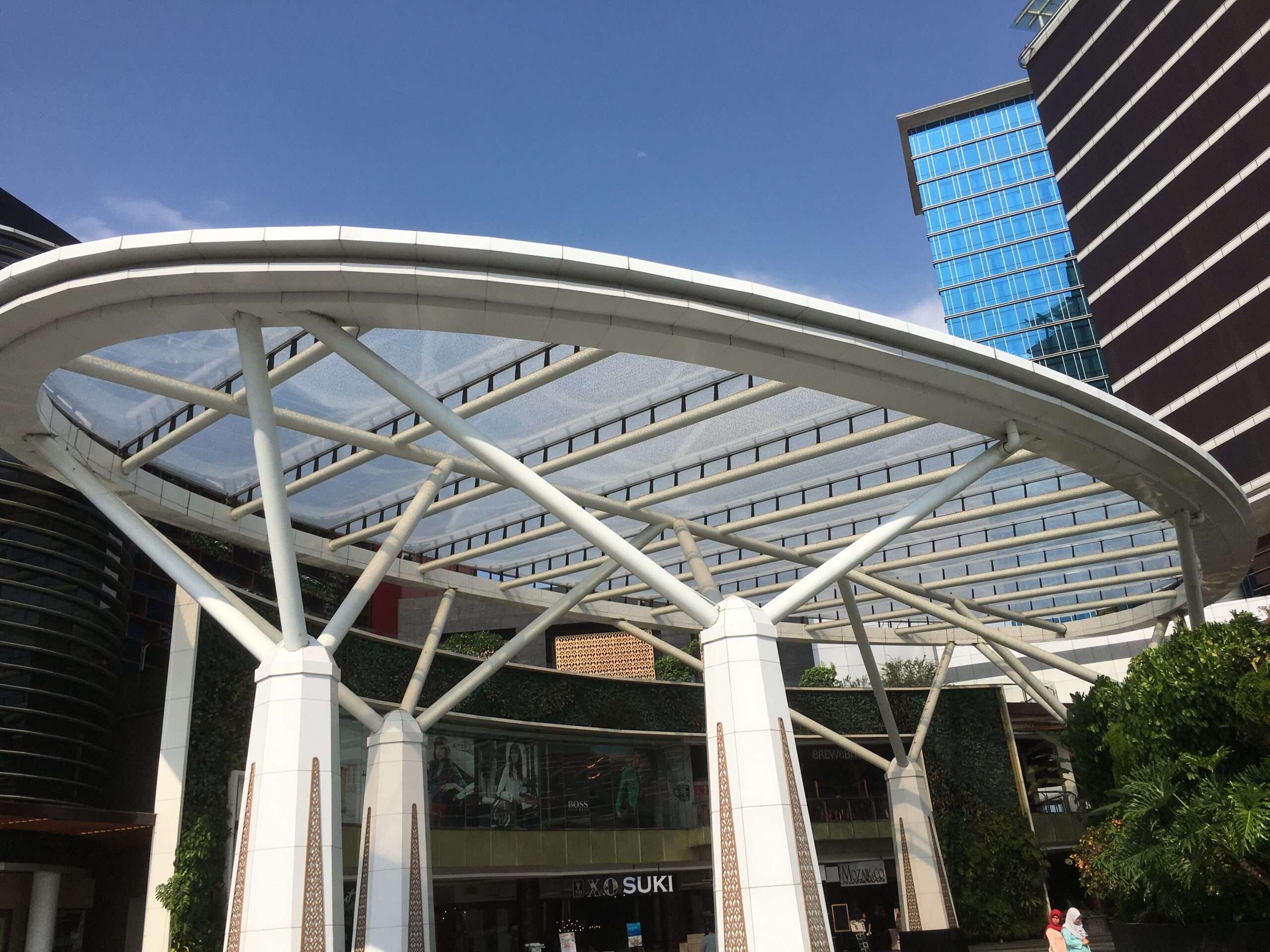 ETFE Indonesia: Trans Studio Mall features a two-layer ETFE canopy providing lightweight sun and rain protection for outdoor retail spaces.