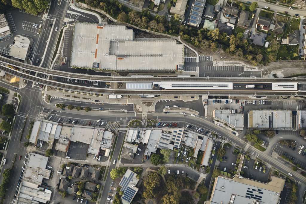 ETFE Australia: Mooroolbark Station in Melbourne features a 220 m² ETFE atrium designed for lightweight performance, daylight and movement between train tracks.